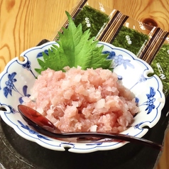 本マグロトロたく海苔巻き