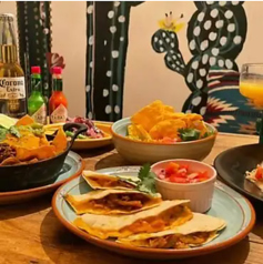 【リニューアルでメキシカンスタイルに♪】カフェのような内観で本格的な料理やデザートが楽しめる♪の写真