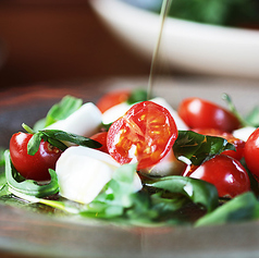 水牛モッツァレラ“ボッコンチーニ”のカプレーゼの写真