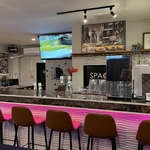 おしゃれな店内を貸切にてご利用頂けます。用途は自由！