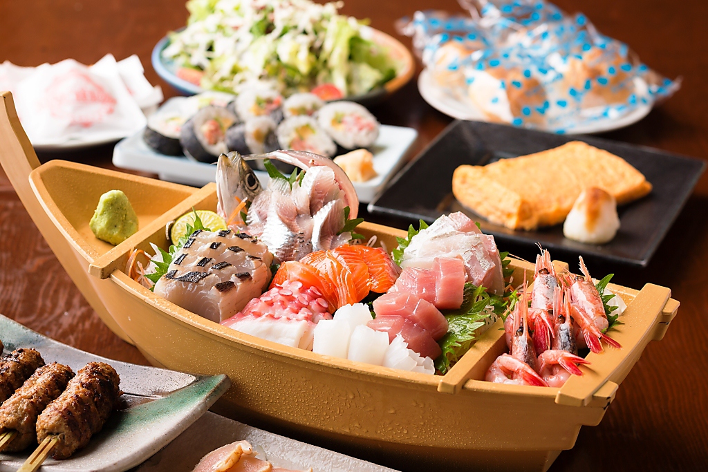 ぴっちぴち鮮魚と熟成魚の組み合わせはおさかな大好き店長の自信作（舟盛り）