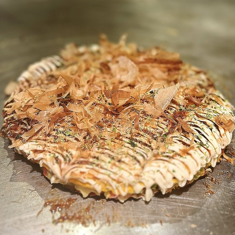 みんなで焼いて楽しめる！お好み焼き・もんじゃ焼き♪ドリンク種類豊富！駅近で便利☆