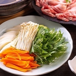 エバスファームから仕入れた、新鮮な那須高原野菜を堪能できます！しゃぶしゃぶで健康的に食べ放題◎