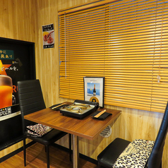 ２名席になります！カップルや友達、同僚など様々なシーンでご利用いただいております！