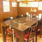 【店内２】NEW！テーブル席★なんと「たこ焼きスペース」ありの特製鉄板なんです。