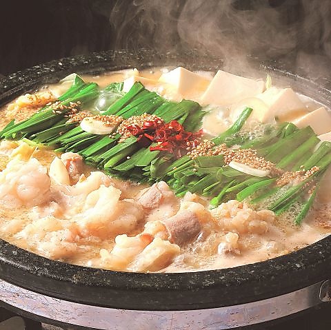 九州名物を食べ尽くす！博多もつ鍋・呼子イカ・五島ゴマサバ・熊本直送生馬刺し等…
