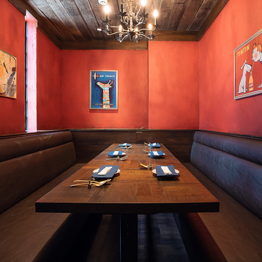 Antique Chic Brooch アンティークシックブローチ 横浜店の雰囲気1