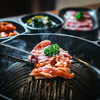 炭火でじっくり焼き上げるジンギスカンは絶品です♪