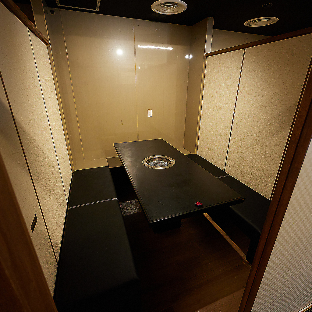 ゆったり過ごせる個室をご用意♪有名人やスポーツ選手もお忍びでご来店される隠れた名店♪