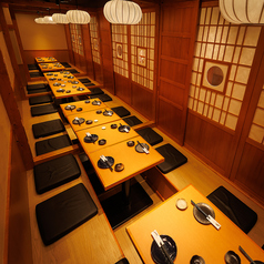 大人数が利用できるゆったりとした広めの個室ご案内可能♪扉付きの個室なため、他人を気にせず自分たちだけの時間を堪能できます◎飲み会、打ち上げ、誕生日など是非ご利用ください♪