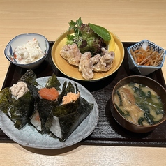 具だくさんのおむすびランチ