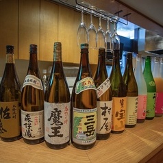 「森伊蔵」や「獺祭」など希少な焼酎・日本酒を各種ご用意しております！の写真