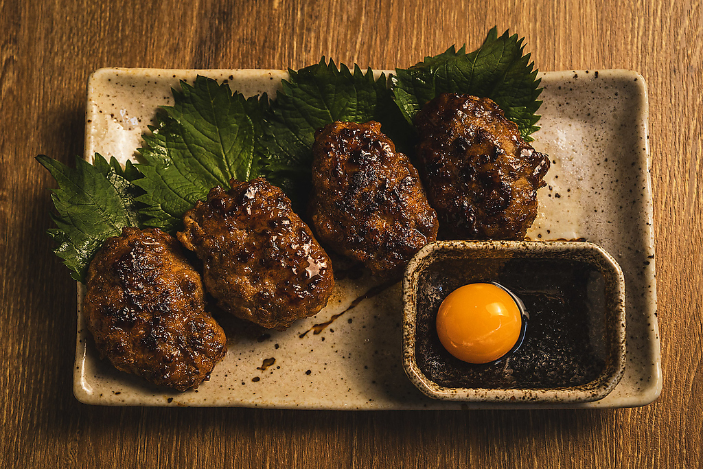 牛タンを使用した歯ごたえ抜群のつくね♪