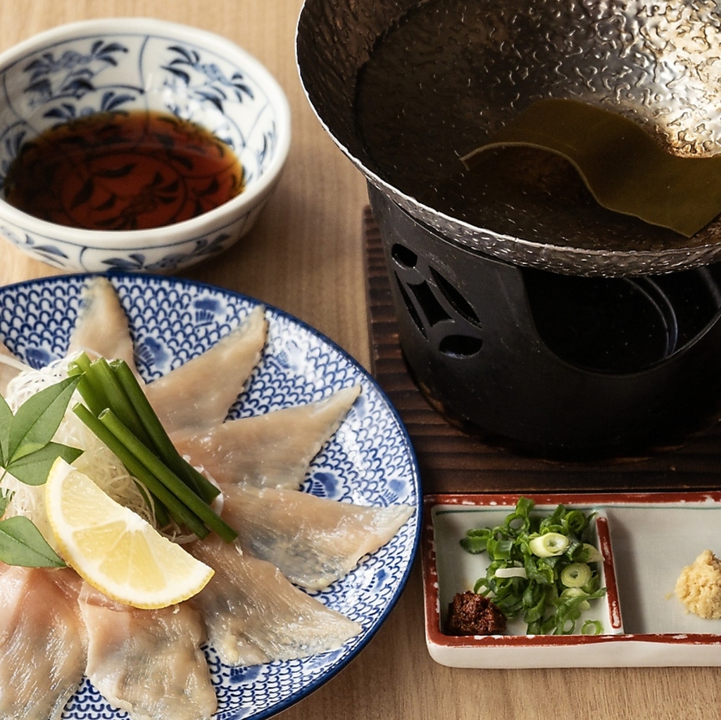 冠地どりの鶏刺しは他店より旨味が段違い！食べる価値あり！！