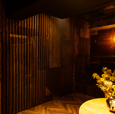 個室は外からはわからない仕掛けになっております。