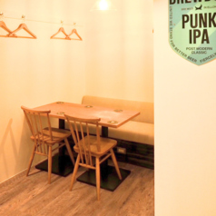 個室風の空間はパーテーションによりほぼ個室空間になります接待にも向いております５名様でのご利用も可能です