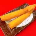 料理メニュー写真&nbsp;ぷりぷり海老のスティック春巻き　2本