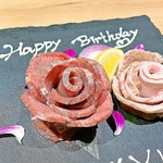 『お祝い肉プレート』で記念日やお祝いを華やかに演出します☆電話でお問い合わせ、ご予約ください！