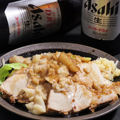 【次郎ラーメンのアタマ】食べ応え抜群でお酒がすすむ！