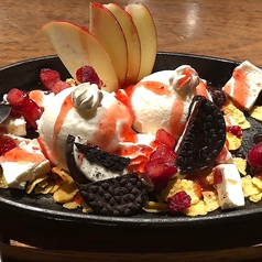 鉄板ストーンアイスパフェ