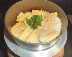 今回は、『新筍の釜飯』