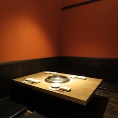 無煙ロースター完備の全席完全個室で、ご宴会やデートでも思う存分、焼肉をご堪能いただけます！