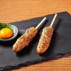 牛タン入り自家製つくね2本 卵黄添え