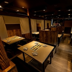店舗を貸し切れば最大60名様までご利用いただけます。歓送迎会や打ち上げ、同窓会など各種宴会におすすめです。20名様からご相談承っておりますので、ママ会などに利用にも最適。周りを気にせずお客様だけのプライベート空間で当店自慢の海鮮鮨やおでんなど創作和食をください。