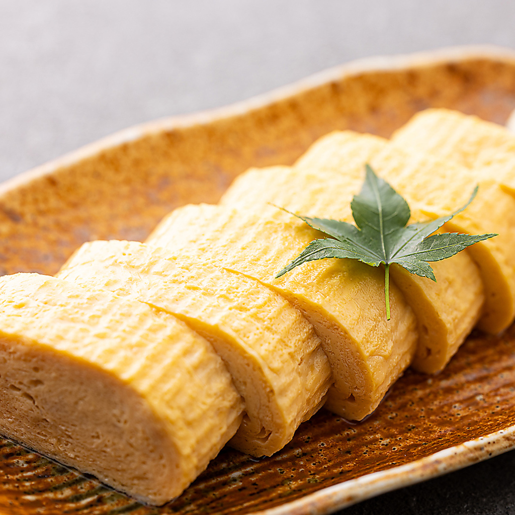 お酒との相性も抜群な逸品やつまみメニューも豊富に取り揃えています！どれも手間暇かけた自慢の一品