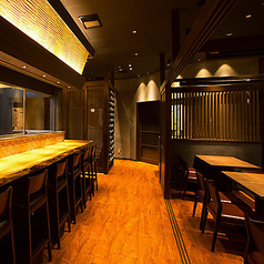 6名様用の個室も完備しております。