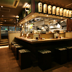 カウンターもございます。お仕事終わりの一杯にも◎お一人様のご来店も大歓迎です♪