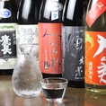 日本酒の発祥の地、奈良。特に人気の地酒「風の森」は、酒蔵がすべて手造り、しかも濾過をせず割り水も行わない生原酒。木造のどこか懐かしい「あをによし」で今夜は一杯いかがでしょうか。