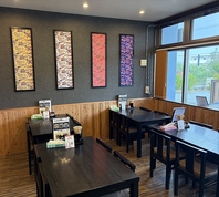 広々とした店内