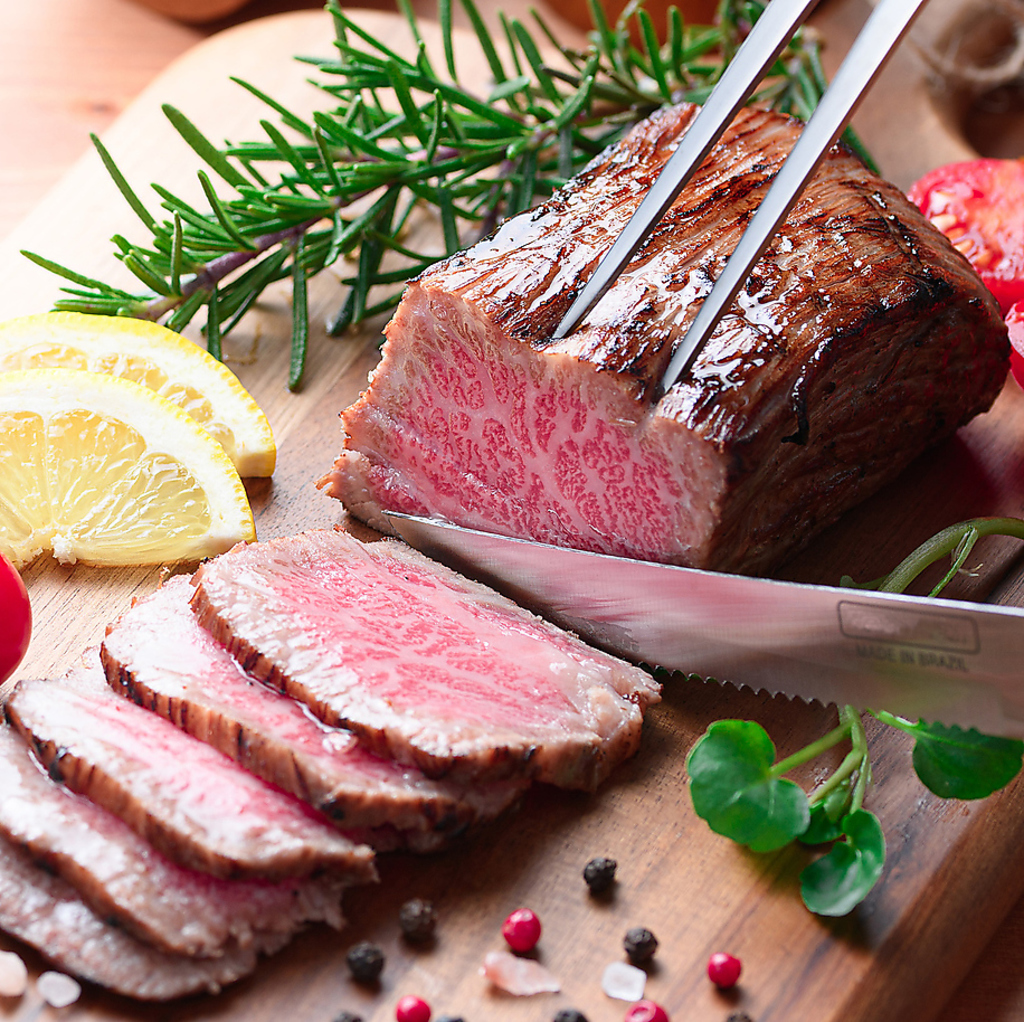 【虎ノ門駅徒歩5分】大人の隠れ家モダンダイニングで肉食べ放題とお得な飲み放題を満喫
