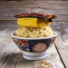 当店自慢の看板メニュー鰻玉丼！