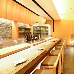 【1～6名様】カウンター席をご用意しております。仕事帰りのサク飲み・サク飯、常連様、お二人でのデートなどでもご利用ください！　　　　　　　　　　　　　　　　　　　　　　　【#上野 #上野駅 #焼き鳥 #居酒屋 #海鮮 #個室 #寿司 #飲み放題 #ランチ #肉 #個室あり #完全個室 #天ぷら #喫煙可 #Translation Menu】