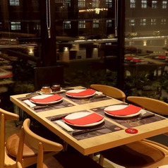 テーブルのお席は、レイアウト変更可能です！人数・お席などのご相談も承りますので、店舗までお問い合わせください！