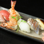 地産地消にこだわった新鮮な食材をご提供！姫路ならではの穴子寿司はお酒との相性も抜群です♪