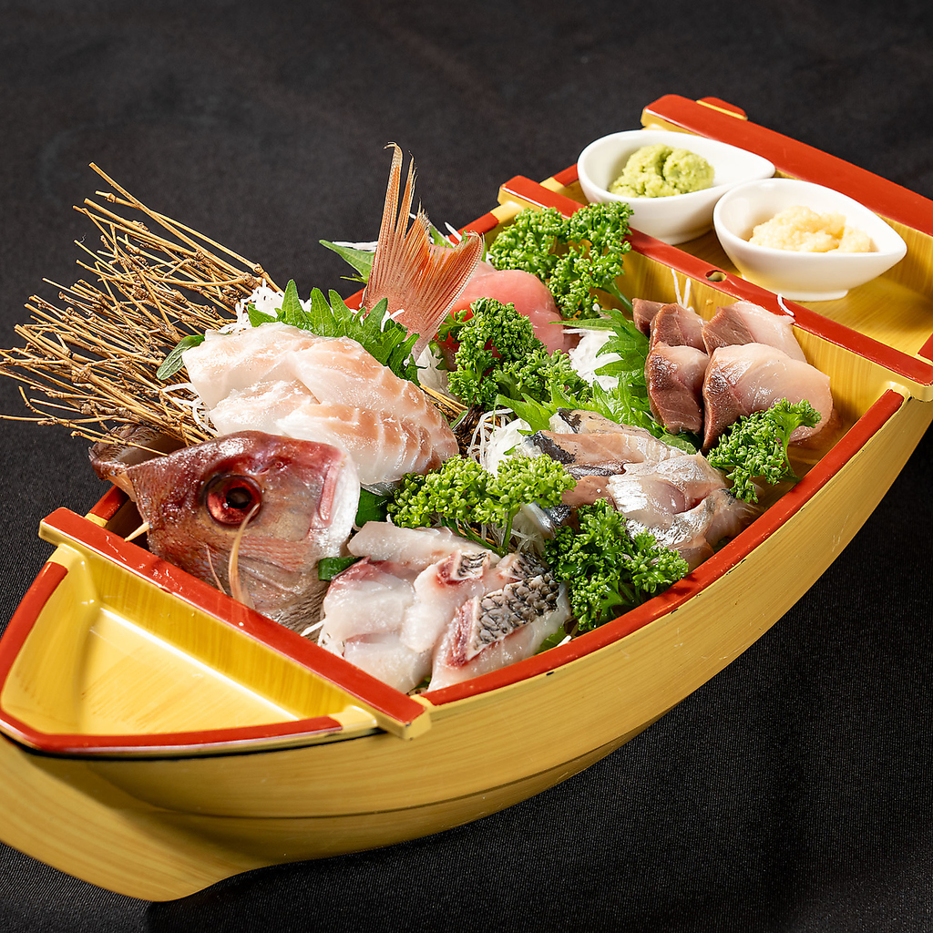 地元の漁港から直送された魚介は、鮮度抜群です！見た目も味も満足の逸品！