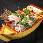 地元の漁港から直送された魚介は、鮮度抜群です！見た目も味も満足の逸品！