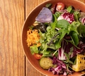 料理メニュー写真 10種野菜のファーマーズサラダ