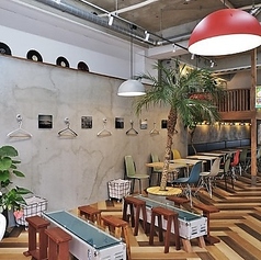 おしゃれな空間をまるごと利用した貸切も承っております。女子会やパーティー、合コンやトークショーなど、様々な用途でご利用可能!人数やご予算など、お気軽にご相談ください。音楽イベントのお誘いもお待ちしております♪