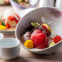 【海鮮もございます！】鶏料理のほかに刺身盛りなど◎
