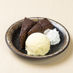 チョコブラウニー　バニラアイス添え