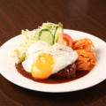 料理メニュー写真&nbsp;半熟目玉焼きのせハンバーグ