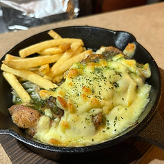 鶏ももステーキ（バジルチーズソース）