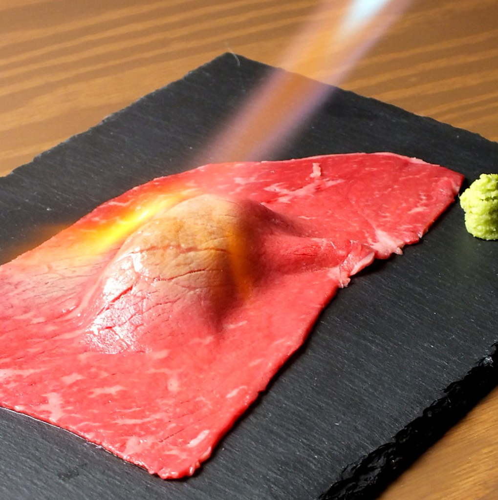 【北海道産白老牛の炙り寿司】お客様の前で炙る和牛の炙り寿司♪