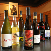 ナチュラルワインやクラフトビールなどのお酒も♪