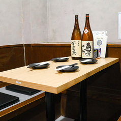 福島駅2分、和の趣き溢れる店内は大人の為の落ち着いた雰囲気となっております。2名様60名様までご利用可能な個室席は福島駅での接待や女子会、合コンなど各種宴会に最適なプライベート個室空間♪誕生日や記念日にお得なサプライズ特典もご用意しております。