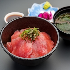 『熟成マグロ丼』旨味を引き出した熟成マグロの濃厚な味わい。(小盛り)